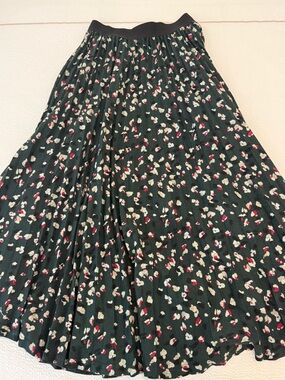 Dark Green Pleated Floral Midi Skirt with Elastic Waistband